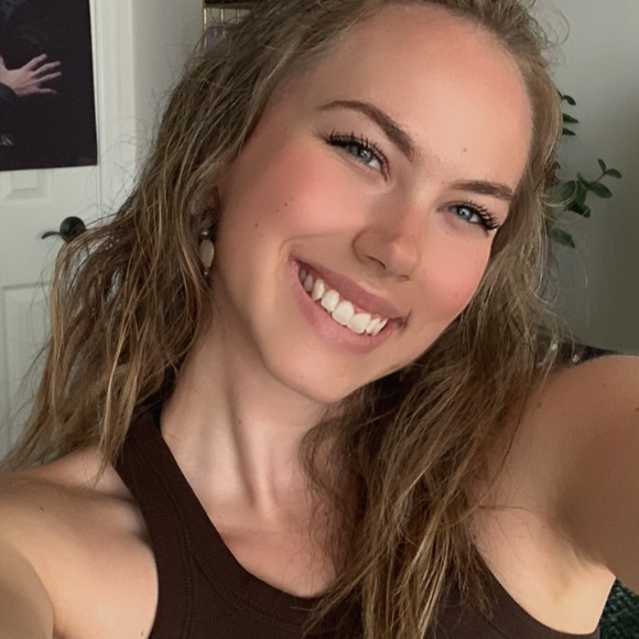 Meet your Posher, Jessica - Picture 1 of 1